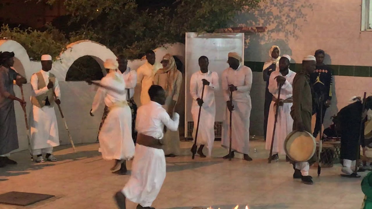 لعب مزمار حارة يمن و المعازيم صف ابوالليل (1)