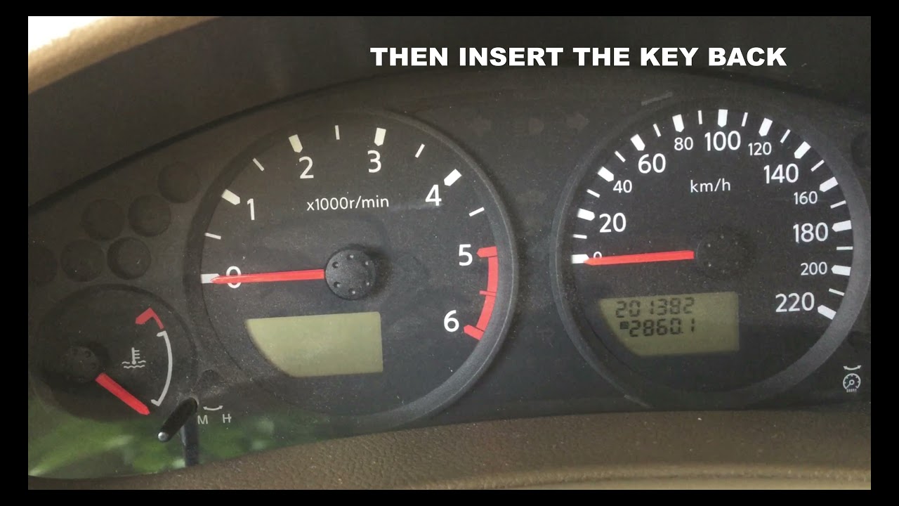 How to reset Nissan Navara D40 Airbag alert  alarm blinking  / Airbag alert/ Blinnking Airbag