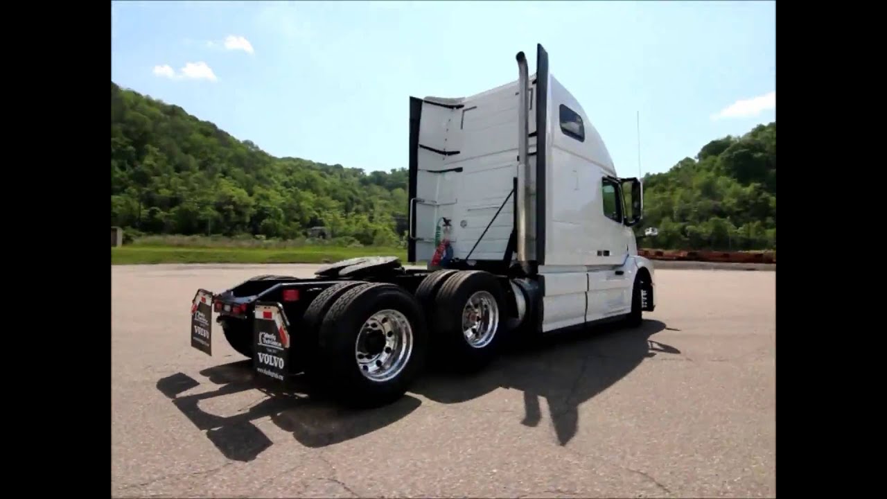 2017 Volvo 6x2 Adaptive Loading