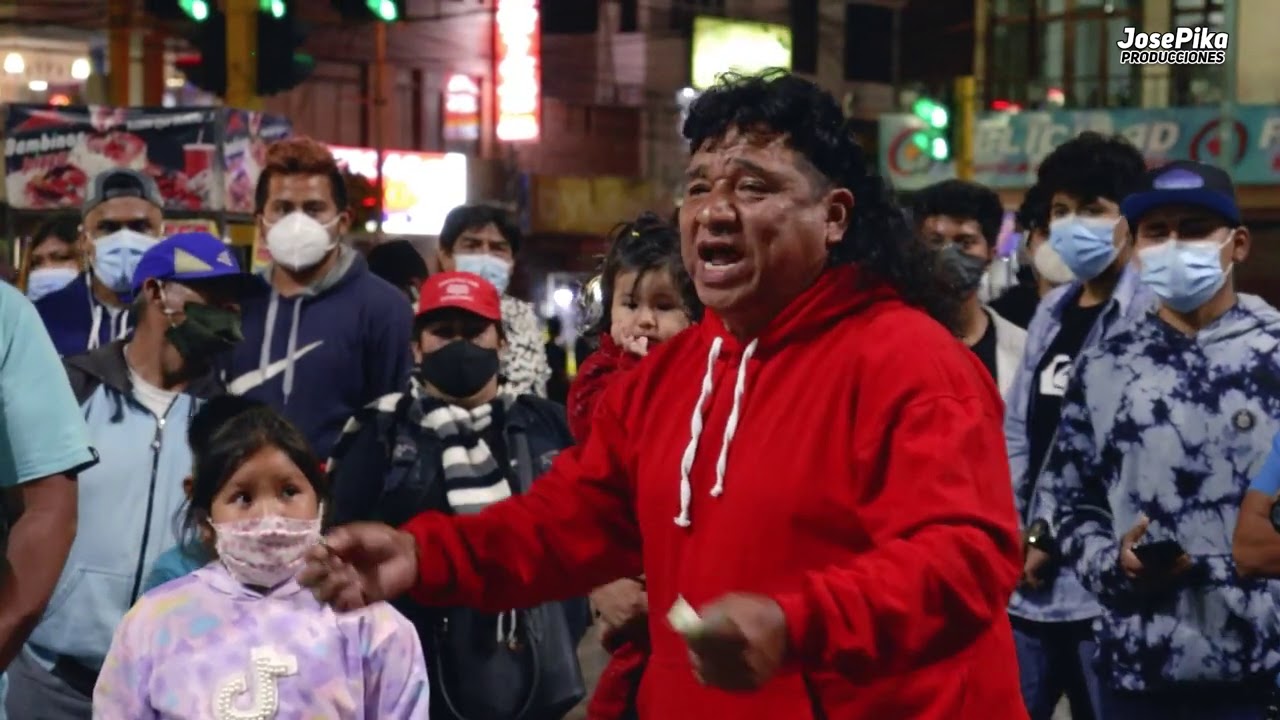 (Final inesperado) Pepe el popular Rocky en la plaza de armas de Chimbote