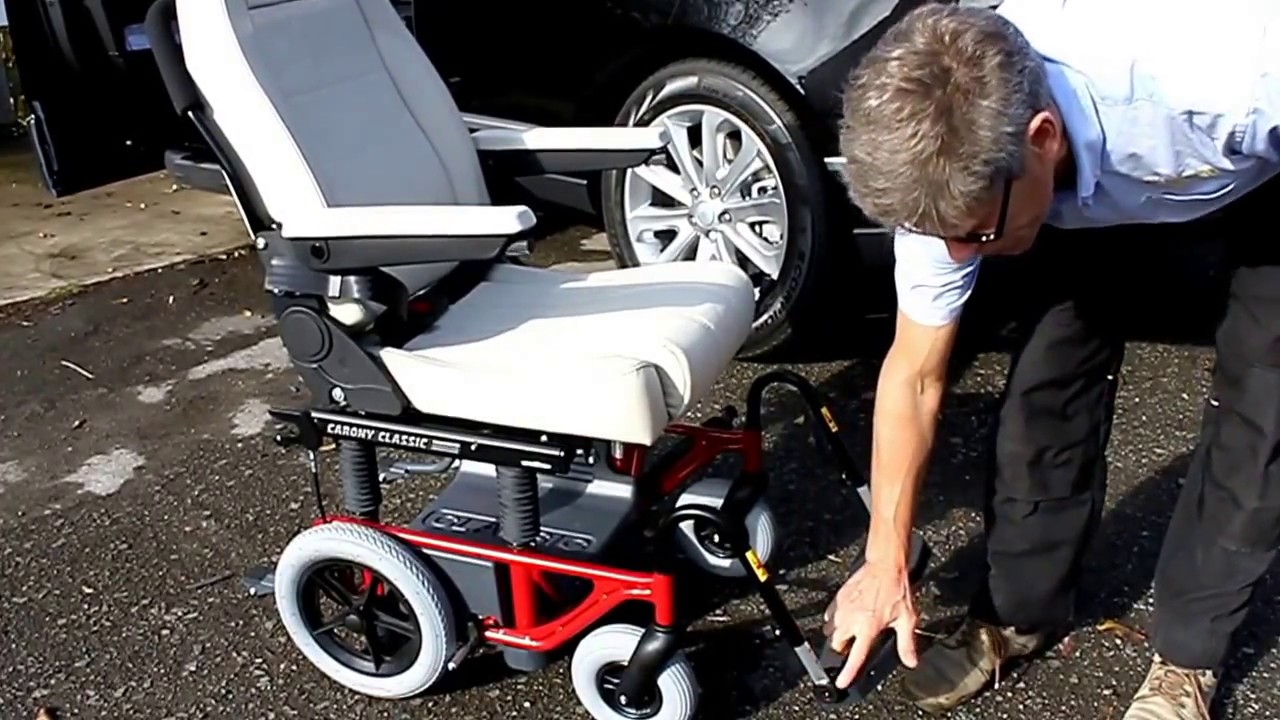Range Rover Vogue with Turny Evo swivel seat and Carony wheelchair system