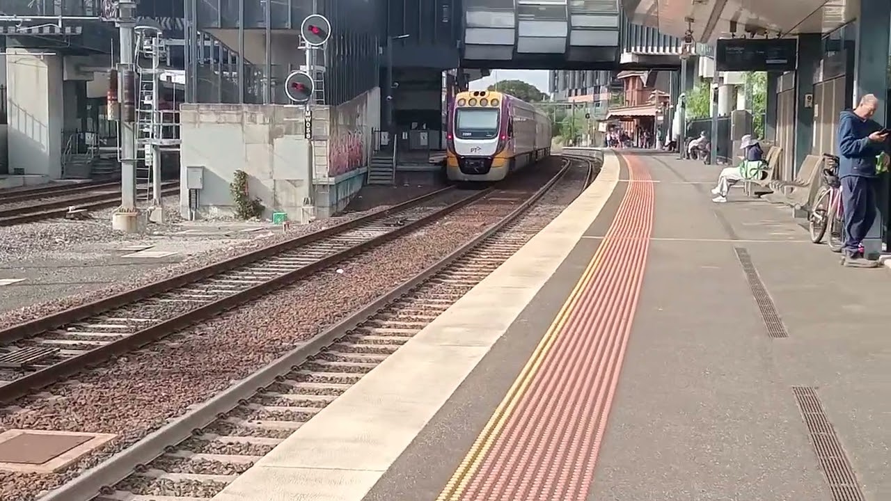 Trains at Footscray part 2/2