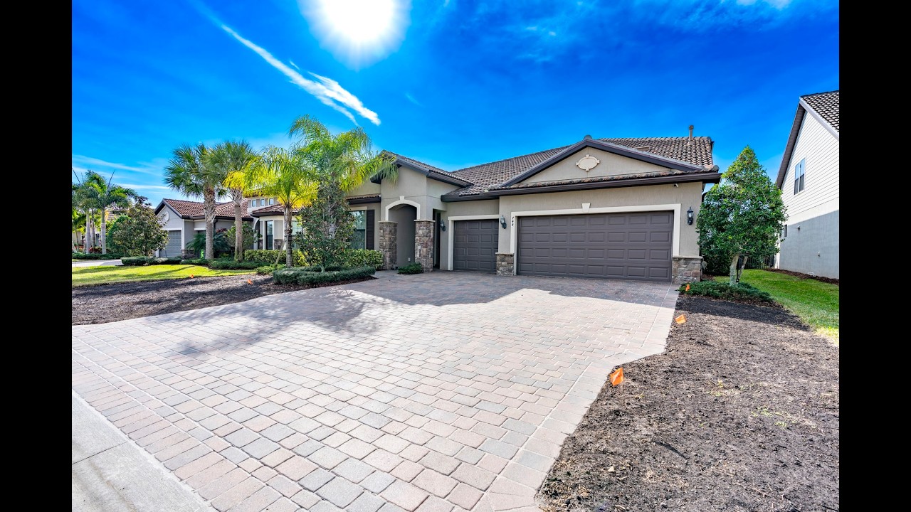 Largest Home in Veranda Gardens Just Hit the Market! 🏡