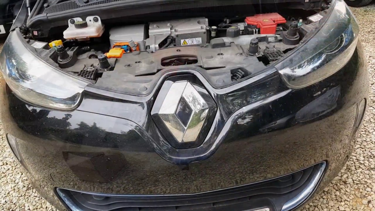 Buying a used Renault Zoe? Check the headlight mountings!