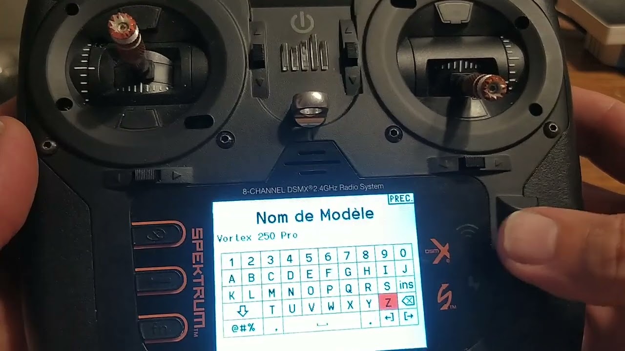 Mettre ou changer le nom du model sur radio SPEKTRUM NX6 ou NX8 et autre radio SPEKTRUM NX...