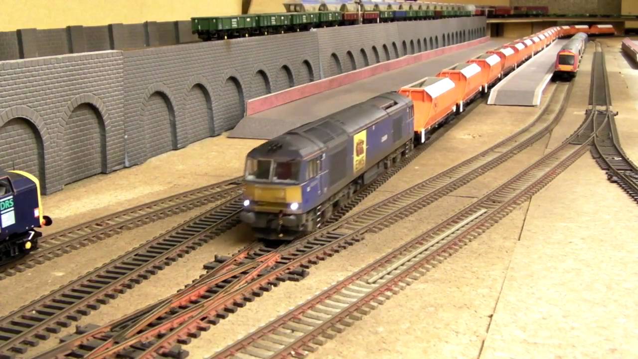 EWS 60044 + RMC wagons