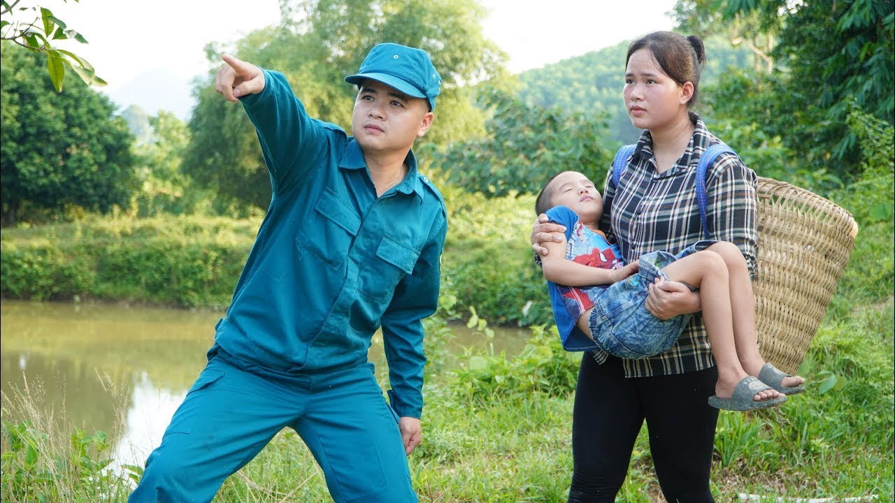 A single mother and a kind police officer rescue a lost boy – will she find her child?