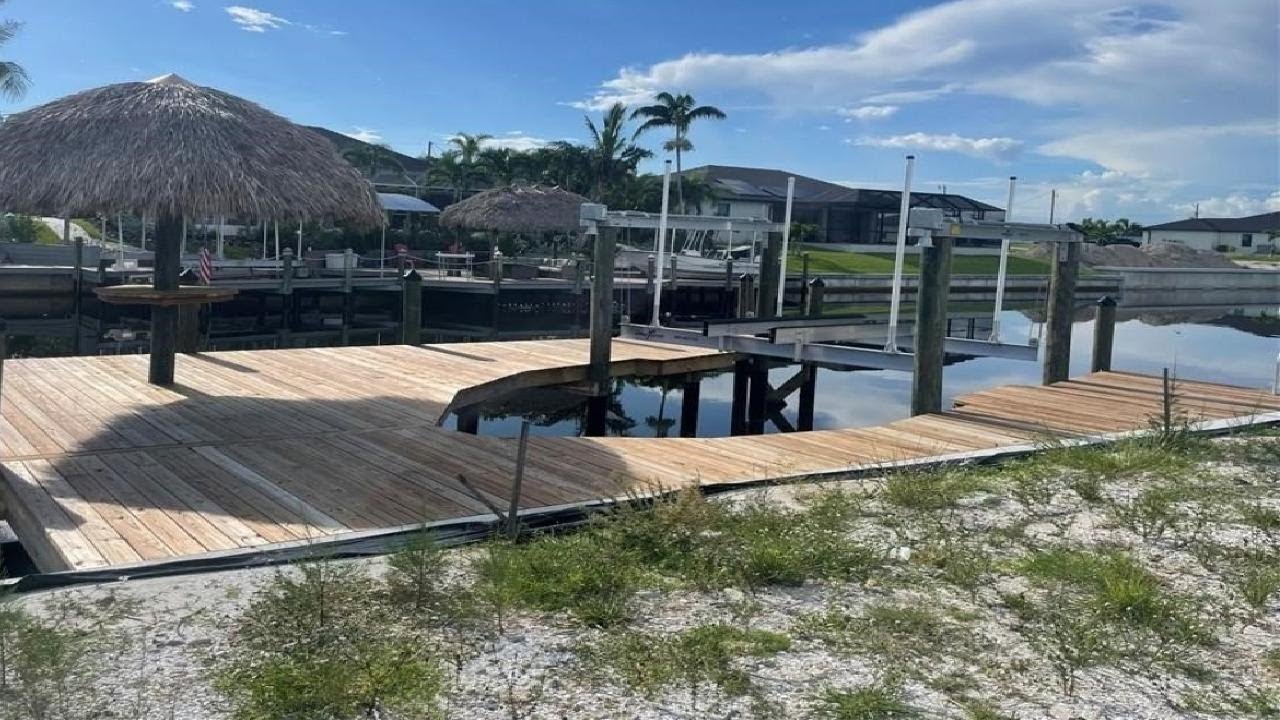 1641 NW 39th Avenue, Cape Coral, FL Presented by Suzanne Vasbinder.