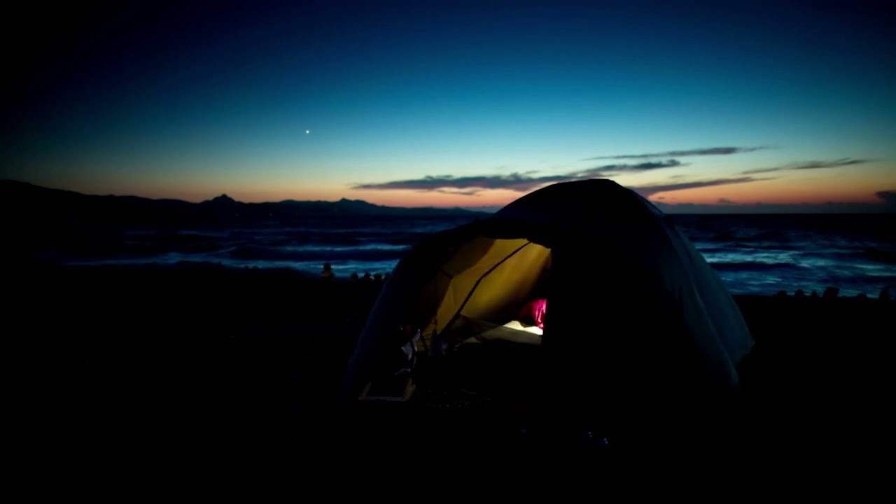 Calming Cricket Ambience - Enjoy the Gentle Waves and Chorus of Crickets at a Lakeside Campsite