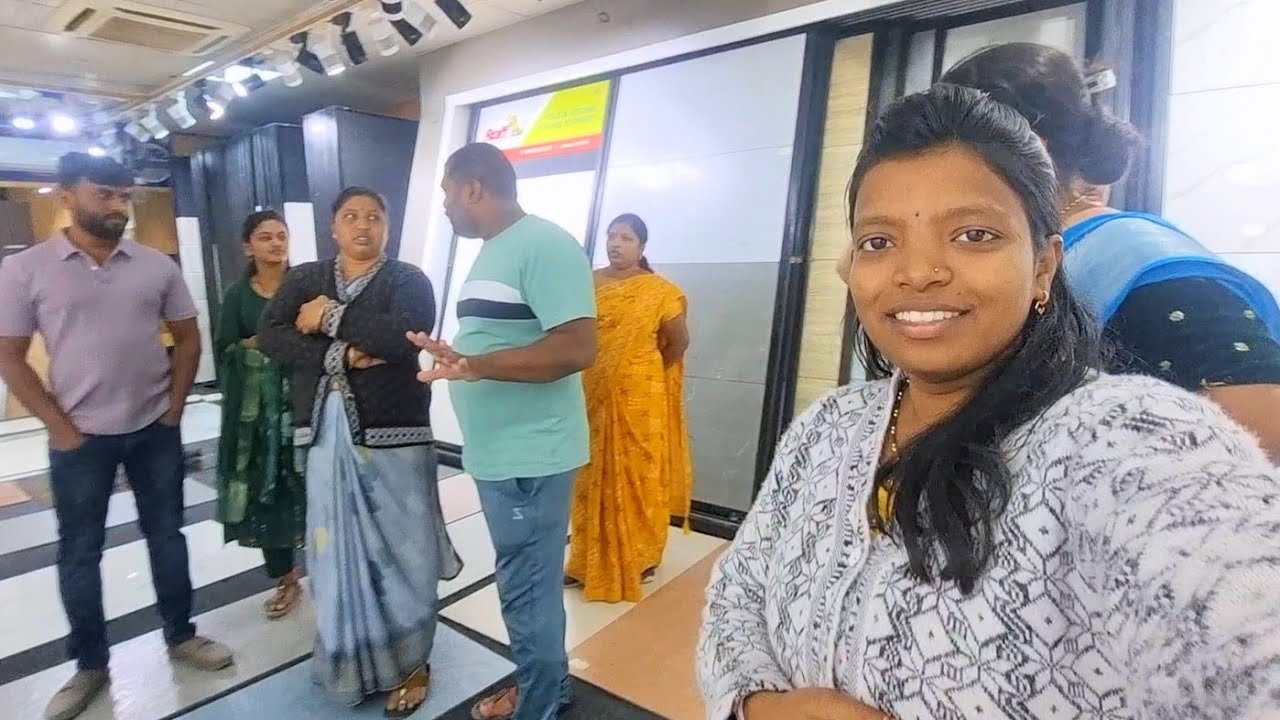 आम्ही सगळे गेलो घराच्या वस्तू बघायला🤗भूत आहे का😱 बाबांनी सांगितलं पूर्वीच्या गोष्टी,आम्ही खूप हसलो,