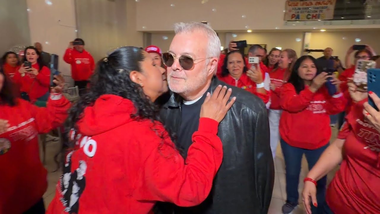 TINO FERN&Aacute;NDEZ celebra 45 a&ntilde;os de PARCH&Iacute;S en Monterrey 