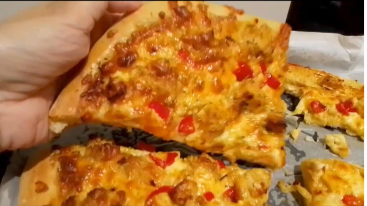 Tasty Chicken Fajita Pizza  | Mexican-Italian Fusion | Pizza Sauce | Homemade Pizza Dough