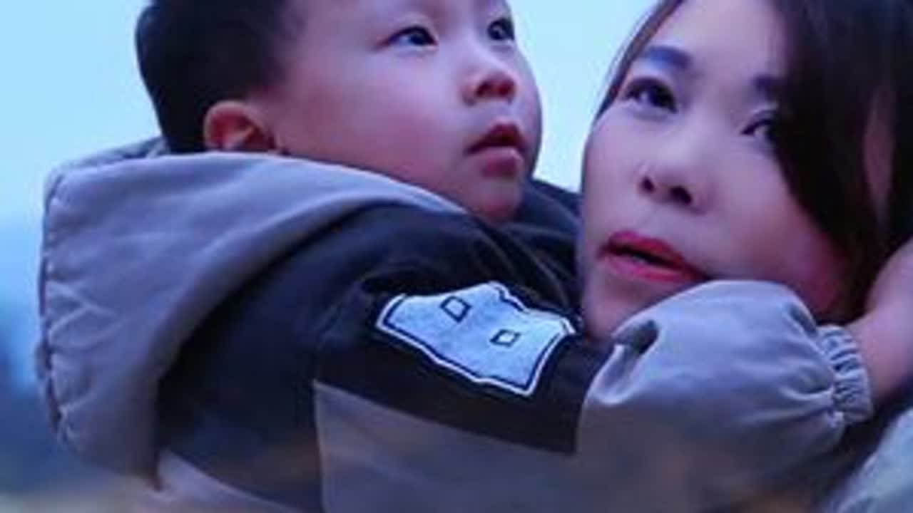 儿子 以后你就负责健康成长 老婆 你就负责带他照顾好家 我嘛 就是我们家坚强的盾了往后余生你们尽情开怀大笑#亲情 #二婚也幸福 #二婚家庭 #亲子#手撕豆干