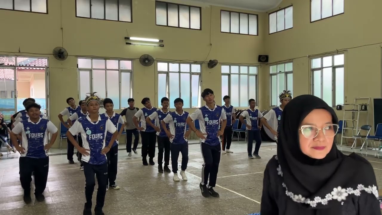 Senam Kreasi Tortor - Kelas XII.9 Kelompok 1 SMAN 7 KOTA CIREBON