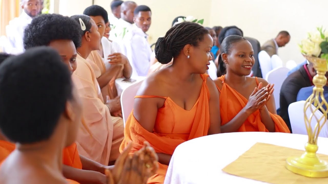 Mc Semutambanashakwe mu bukwe bwa Ami-Frere na Sandrine