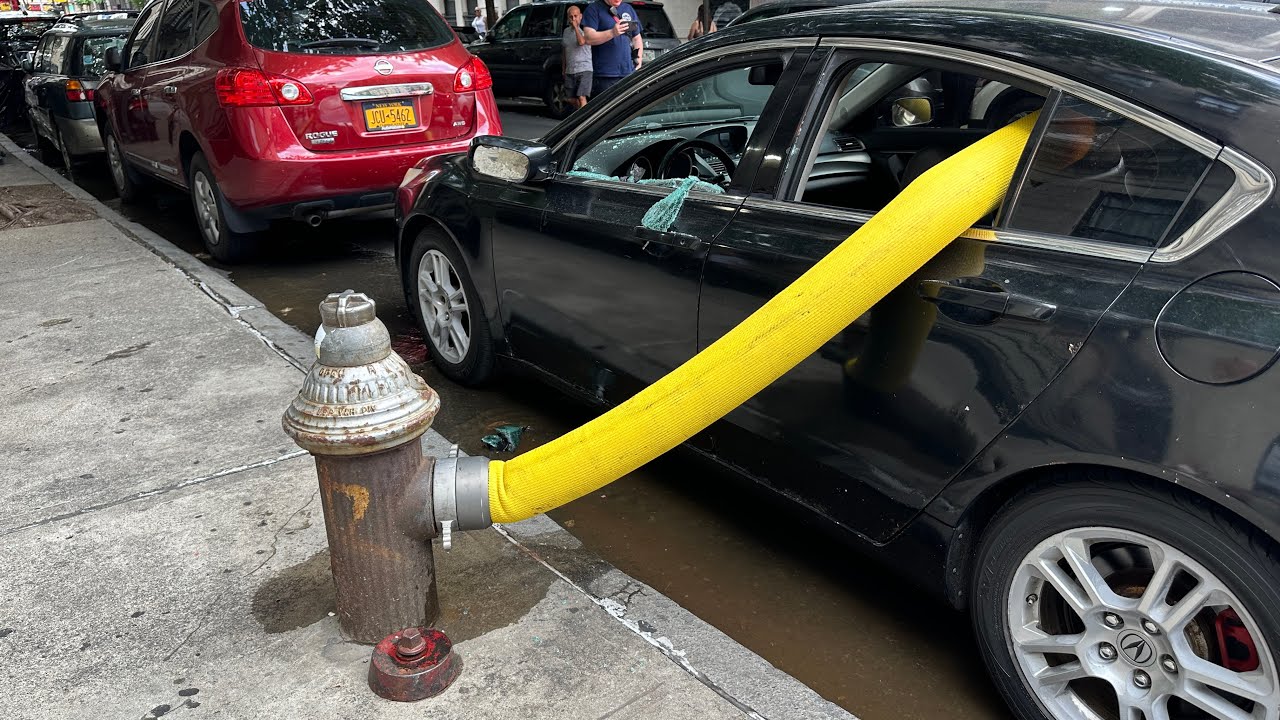 *FDNY BOX 1689*~*MUST SEE VIDEO*~*BLOCKED FIRE HYDRANT GETS HOSE LINE THROUGH CAR WINDOWS AT FIRE*.