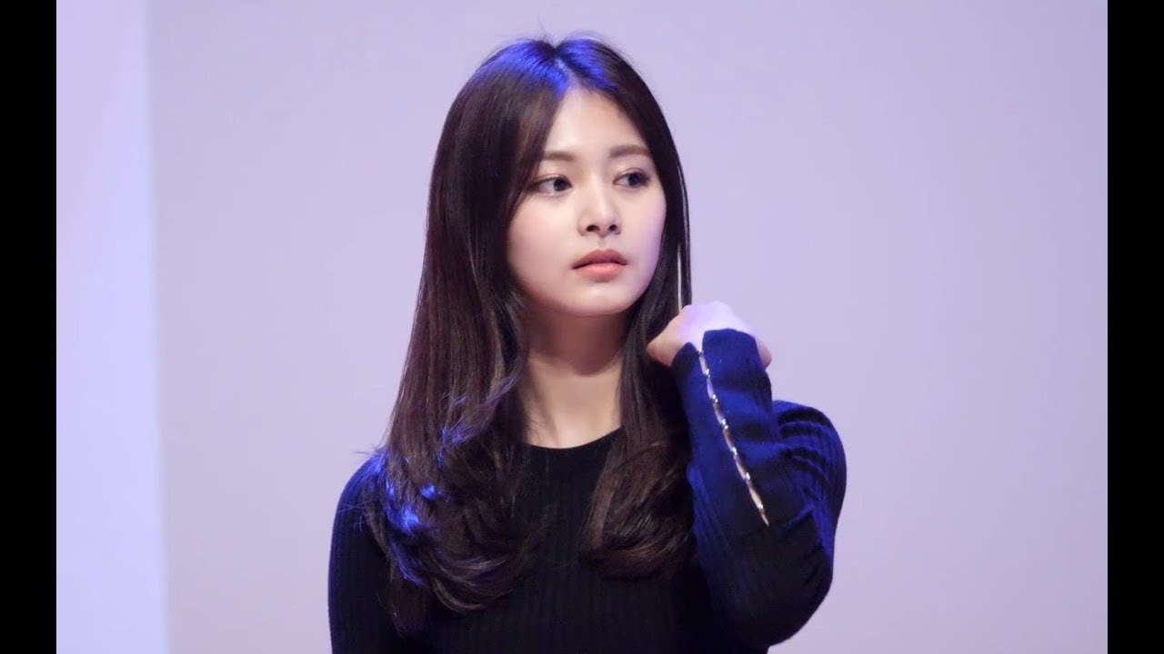 180310 트와이스 (TWICE) Q&A  주로쉬는날 뭐하면서 놀아요? [쯔위] Tzuyu 직캠 Fancam (서든어택팬미팅) by Mera
