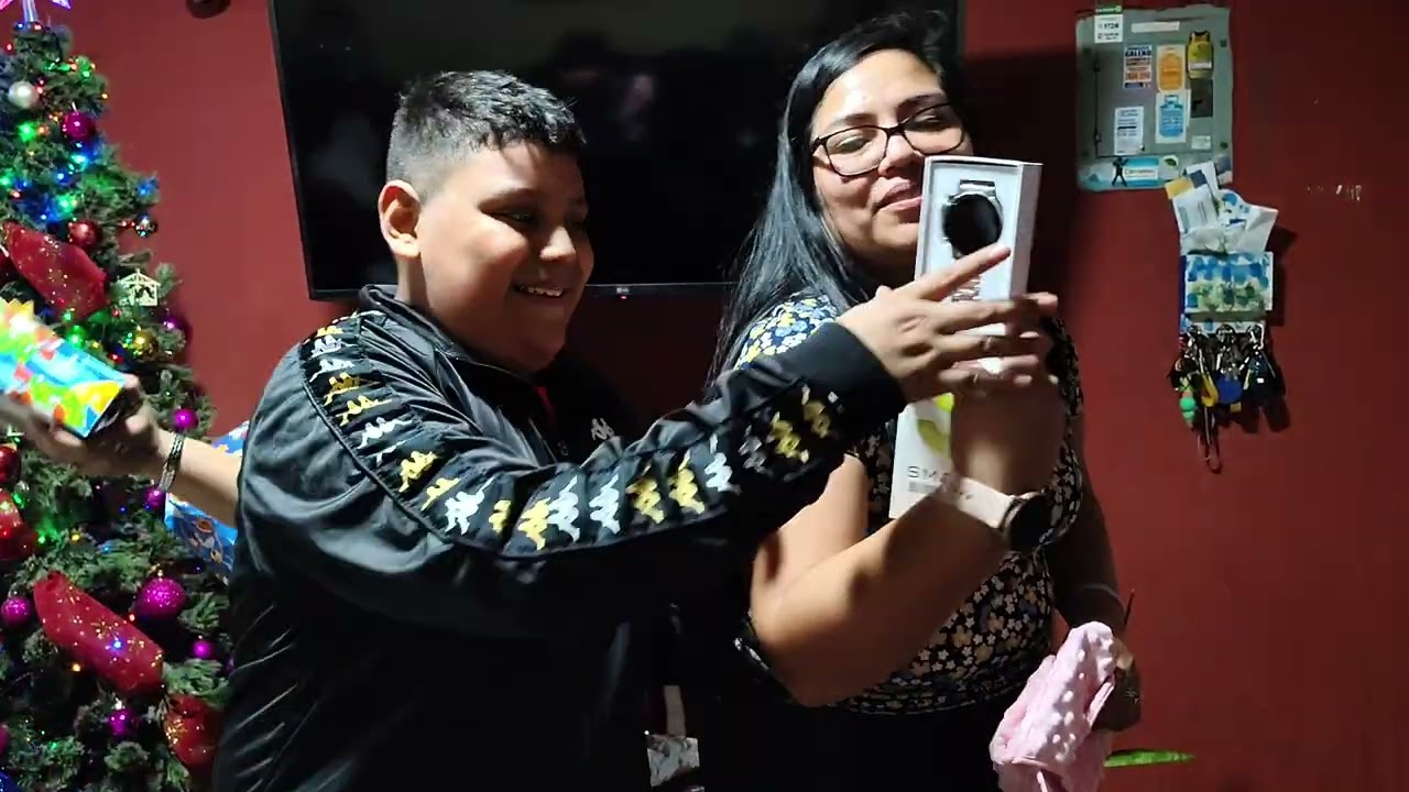 Abriendo nuestros regalos de navidad!!! 🎉🎉🎄🎆