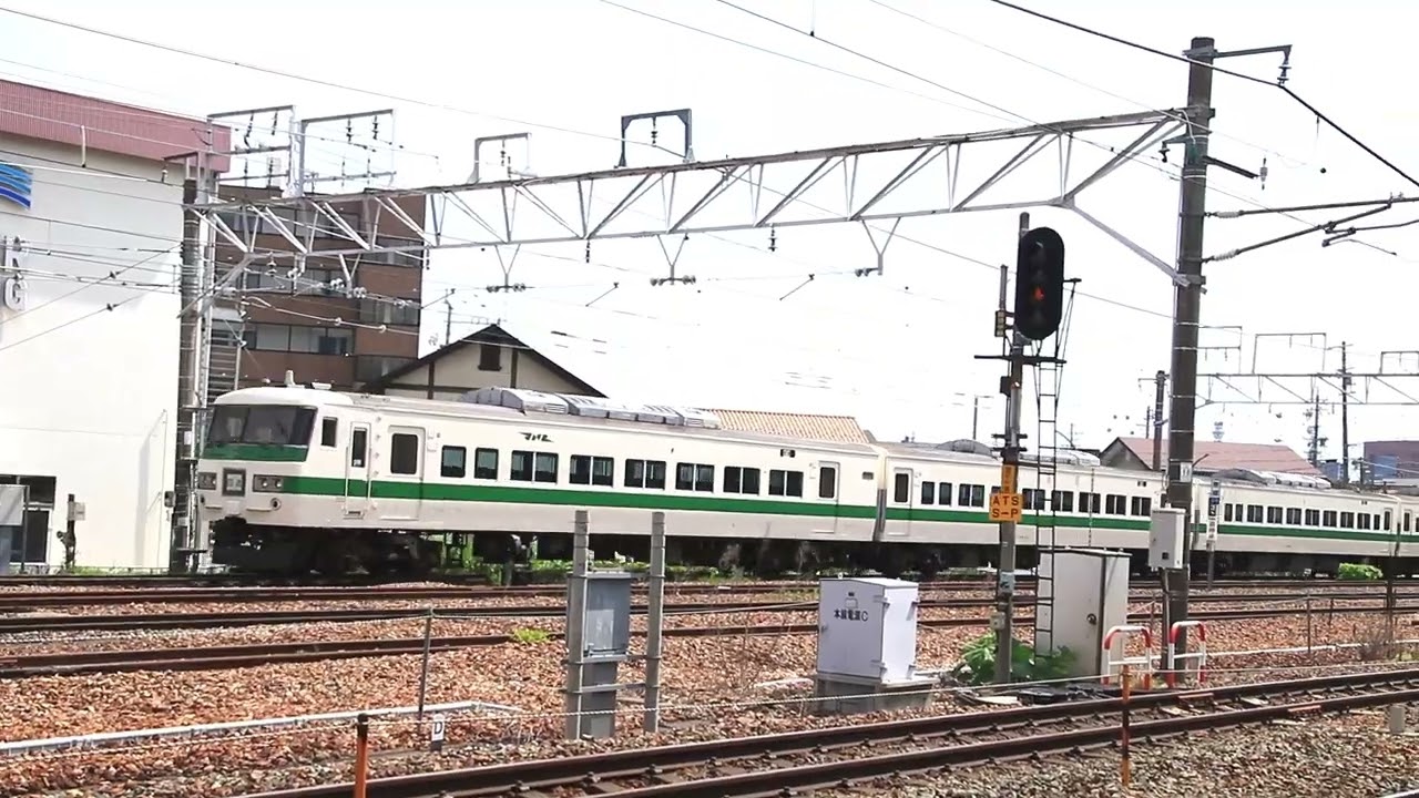 185系C1編成が長野総合車両センター内を移動