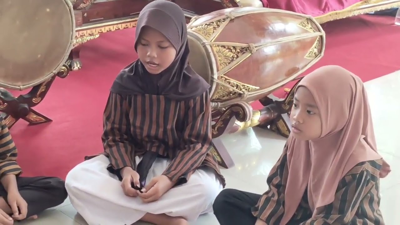 Sebenernya gending jawa enak buat laras..