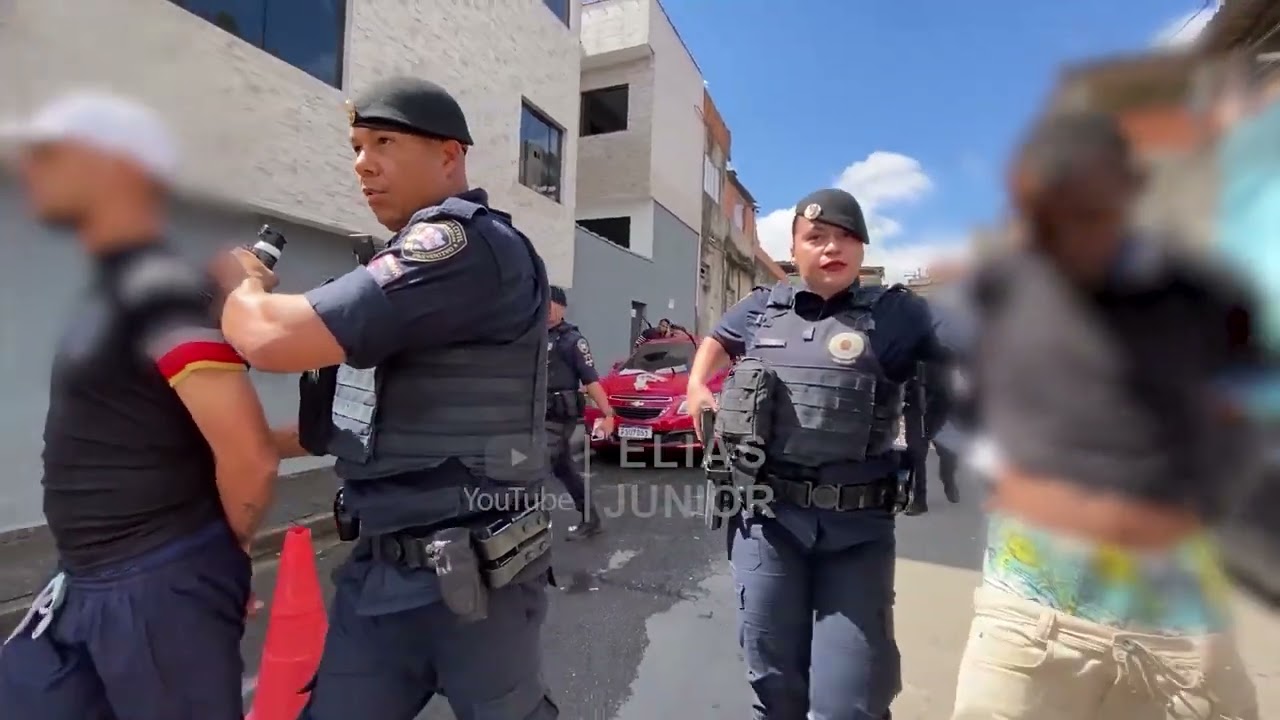 IOPE prendeu um criminoso e a comunidade veio pra cima dos policiais. Diretor Elias Junior