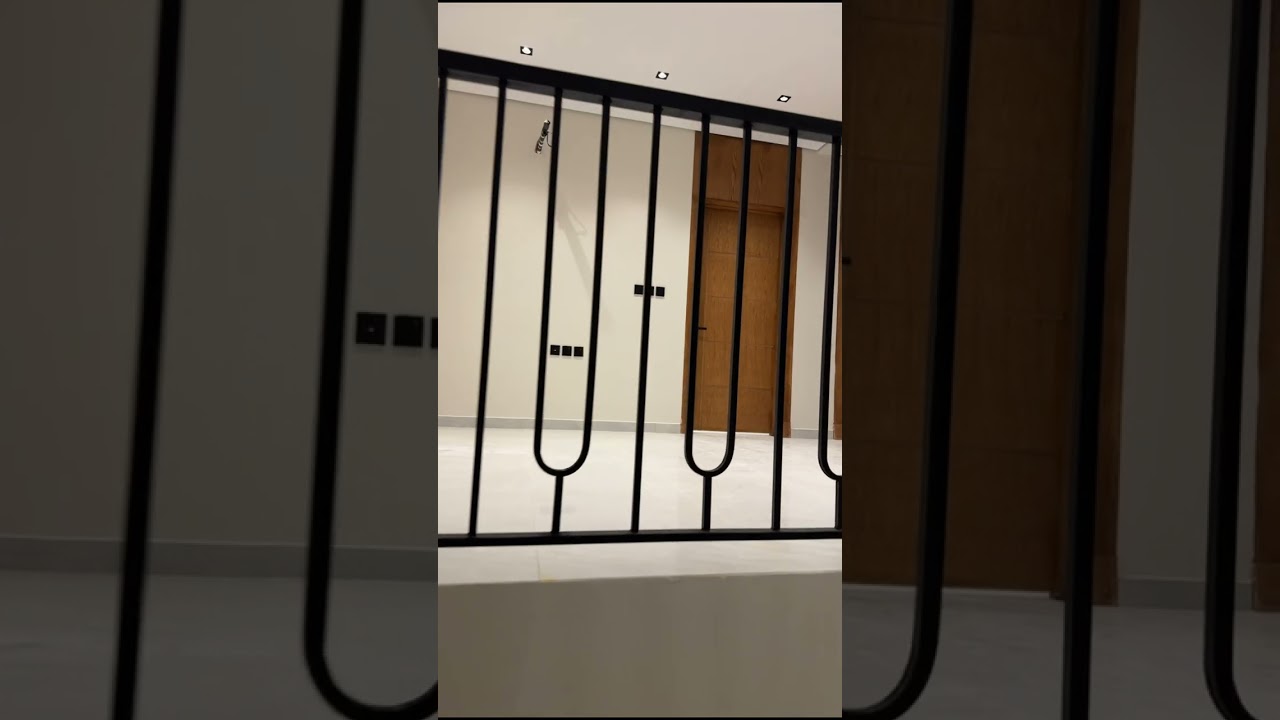 دبلكسات شبه منفصله حي الجامعيين مساحة 250 متر التواصل/ 0503904447