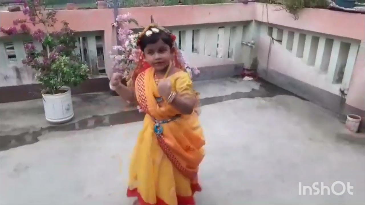 শিউলি তলায় ভোরবেলায়