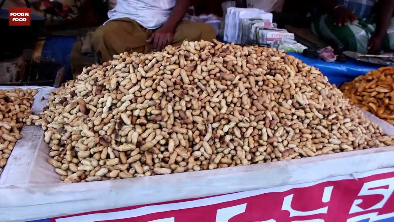 বাদাম ভাজা৷ Mumfali | Street Food | Foodie Food