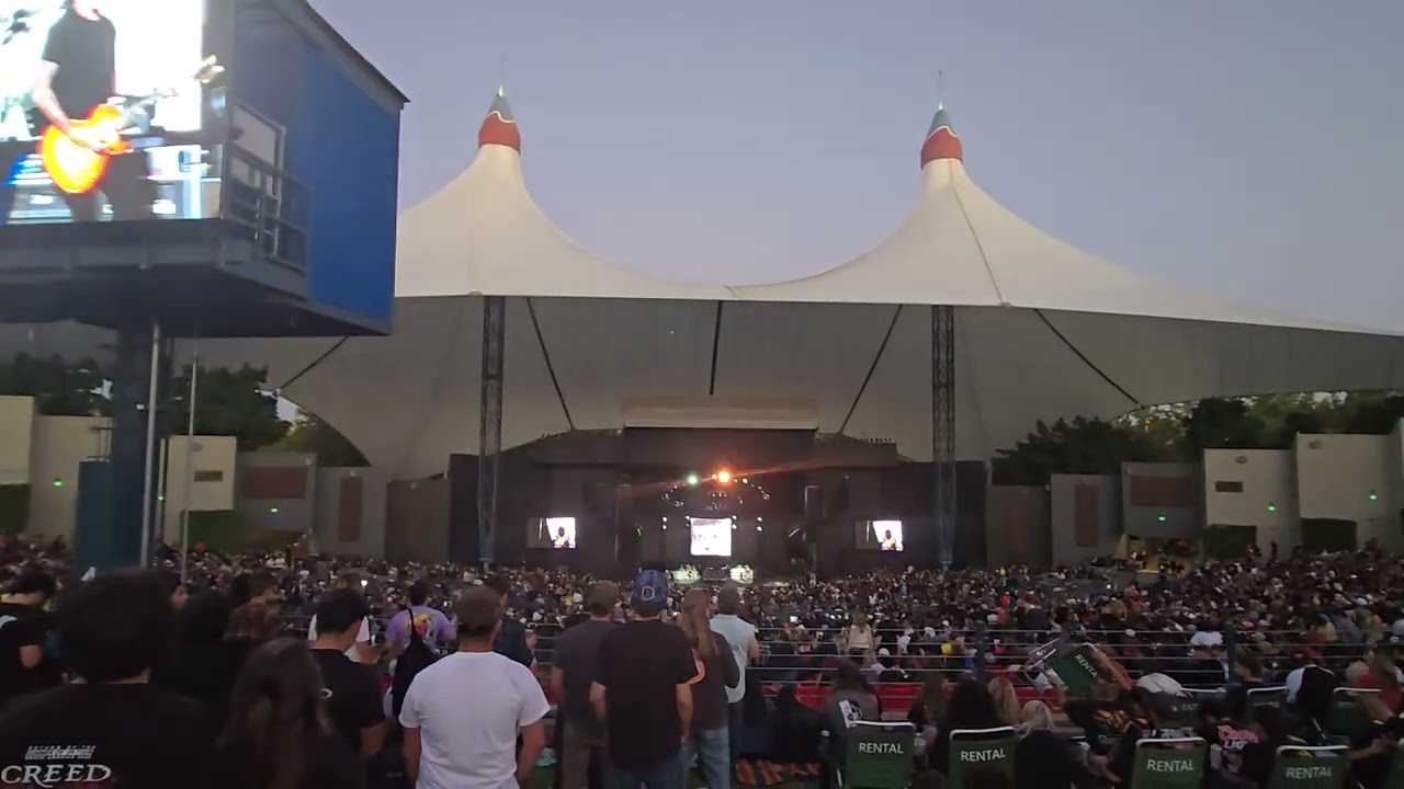 Black: Sevendust at the summer of 99 tour, shoreline amphitheater, mountain view , Aug 9, 2025 