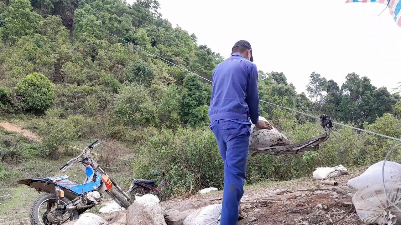 đây là cách người ta chuyển vật liệu xây dựng lên núi