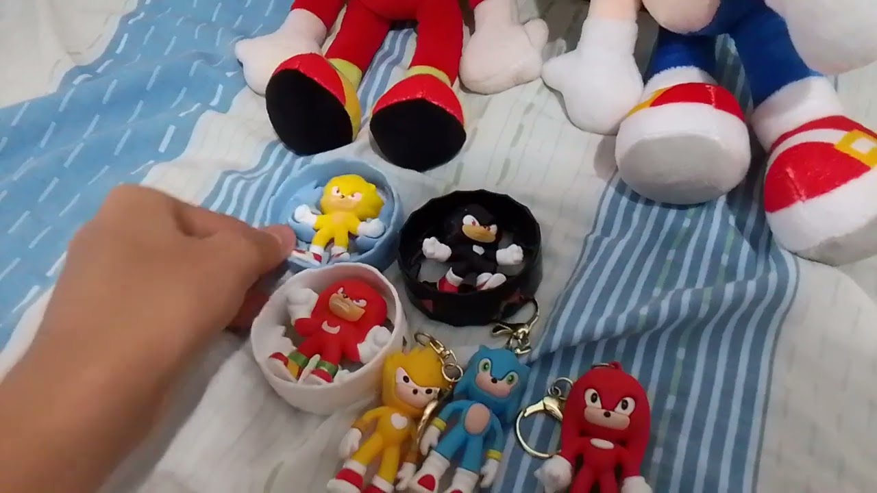 unboxing del peluche de Sonic