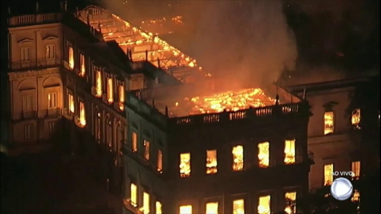 Incêndio de grandes proporções destrói o Museu Nacional, no Rio de Janeiro
