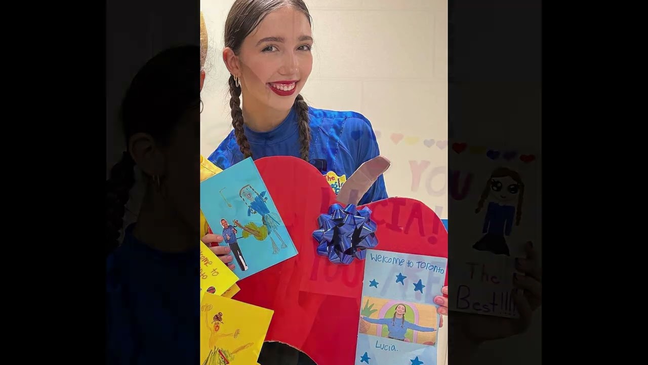 Lucia's signs and gifts from fans (100 Subscriber Special)