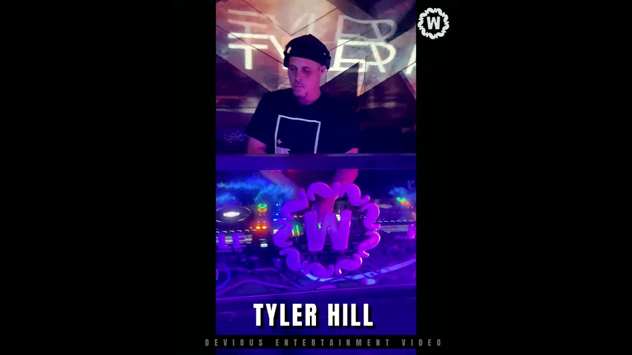 DJ TYLER HILL  AT @wiggleroomtoronto #jvngla #housemusic  #torontonightlife #torontoravecommunity