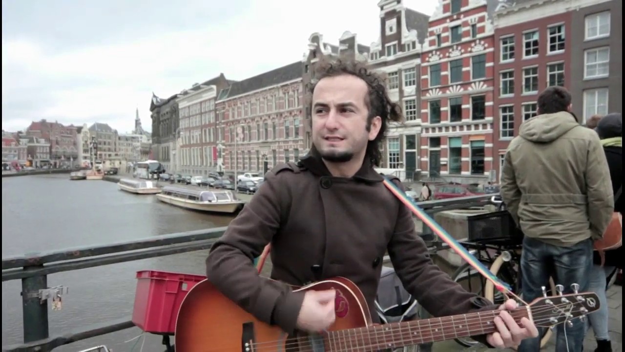 Bilge Kösebalaban - Amsterdam Sokak Performansı - Ama sen