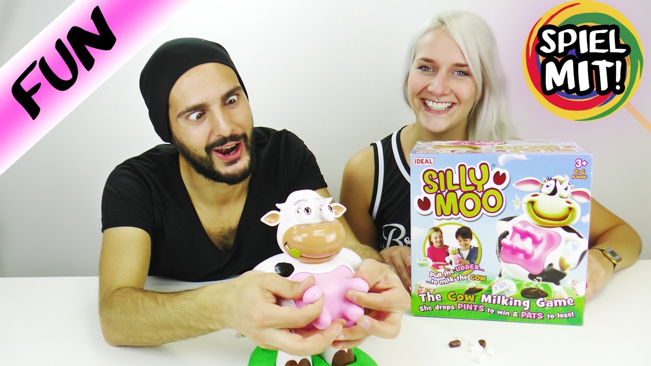 SILLY MOO Spiel deutsch -&nbsp;NINA&nbsp;und&nbsp;KAAN melken um die Wette CHALLENGE | Kuhfladen Alarm!