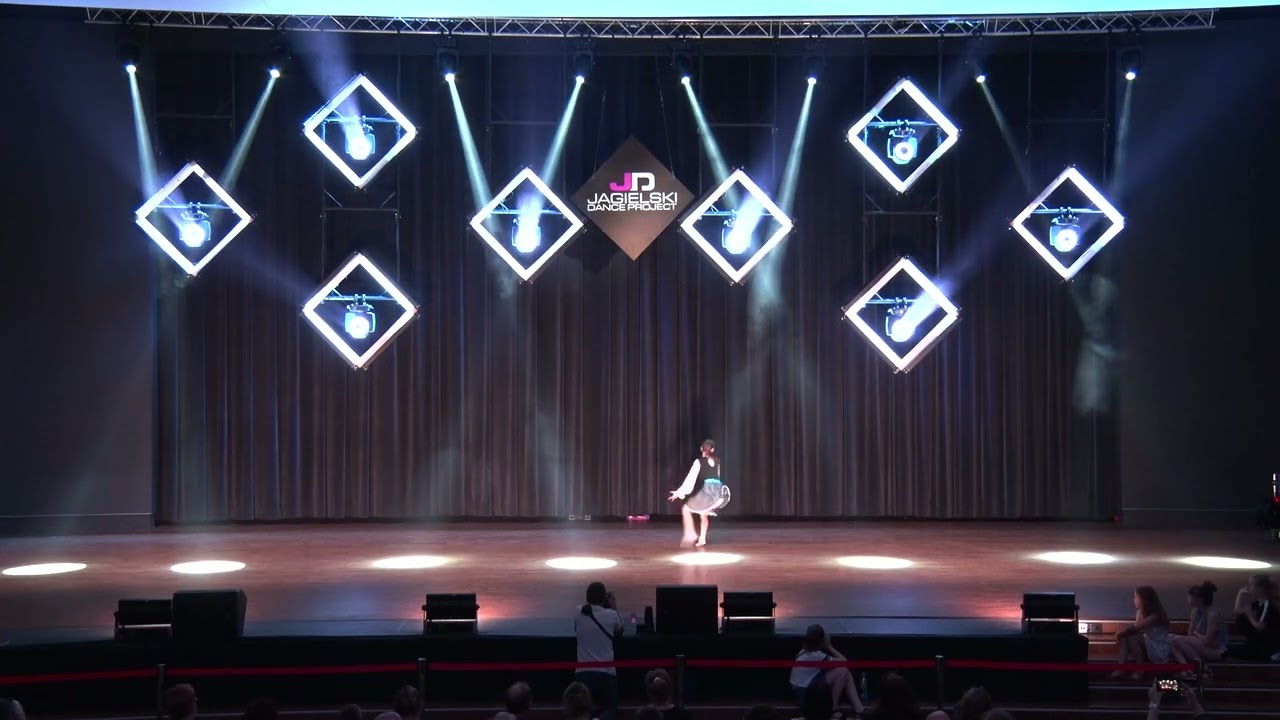 MODERN SOLO Amelia Wierzba - J2 - 19. Przegląd Jagielski Dance Project