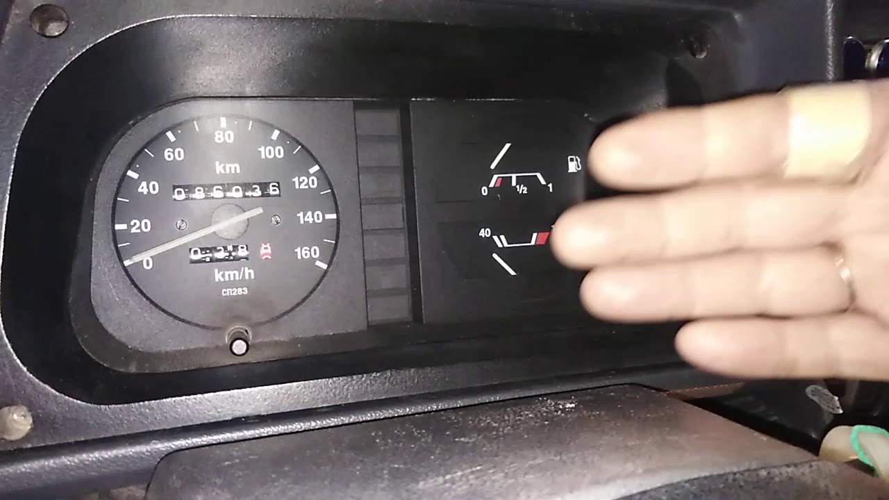 Замена лампочек на приборке Таврии.