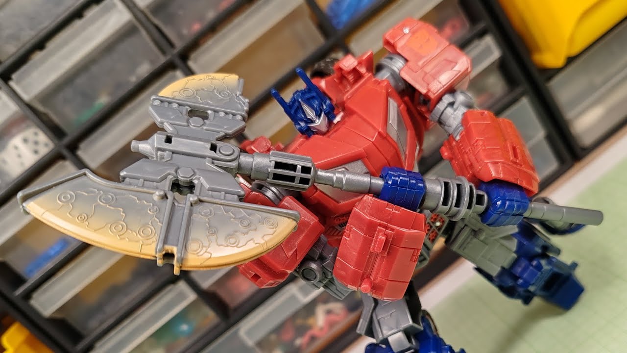 800 Feliratkozós Bemutató - Optimus Prime - Stúdio Series Gamer Edition 03