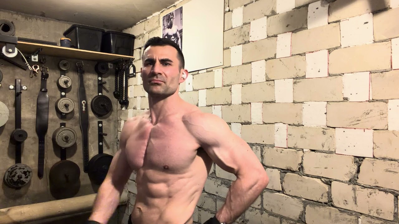 Checking in on the physique today #body #gym #sideabs #gymforlife #workout 