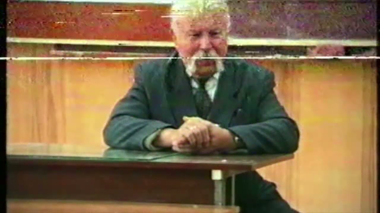 Михайло Зеленчук. Лекція в школі гідів. Місто Івано-Франківськ 1992
