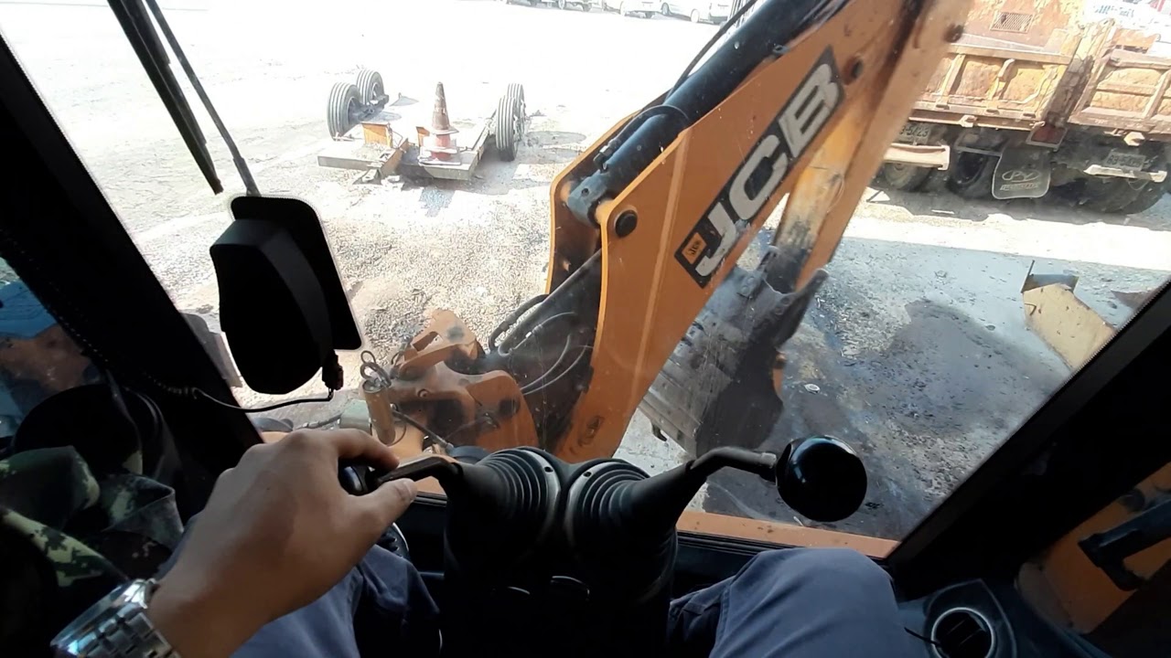 ระบบภายในห้องคนขับ JCB 3cx ตักหน้าขุดหลัง