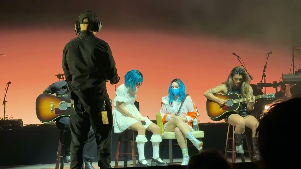 Halsey - “The End” Live [4K] Highland, CA 7/6/25