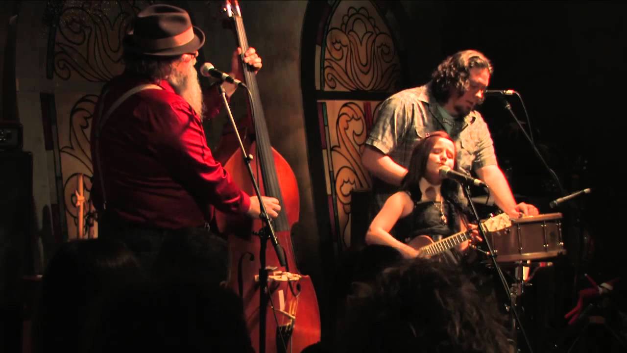EmiSunshine and the Rain_Rockin' Years (by Floyd Parton) at Noteable Blends
