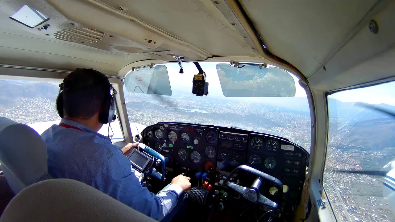 Aterrizaje cochabamba viento cruzado Piper PA30