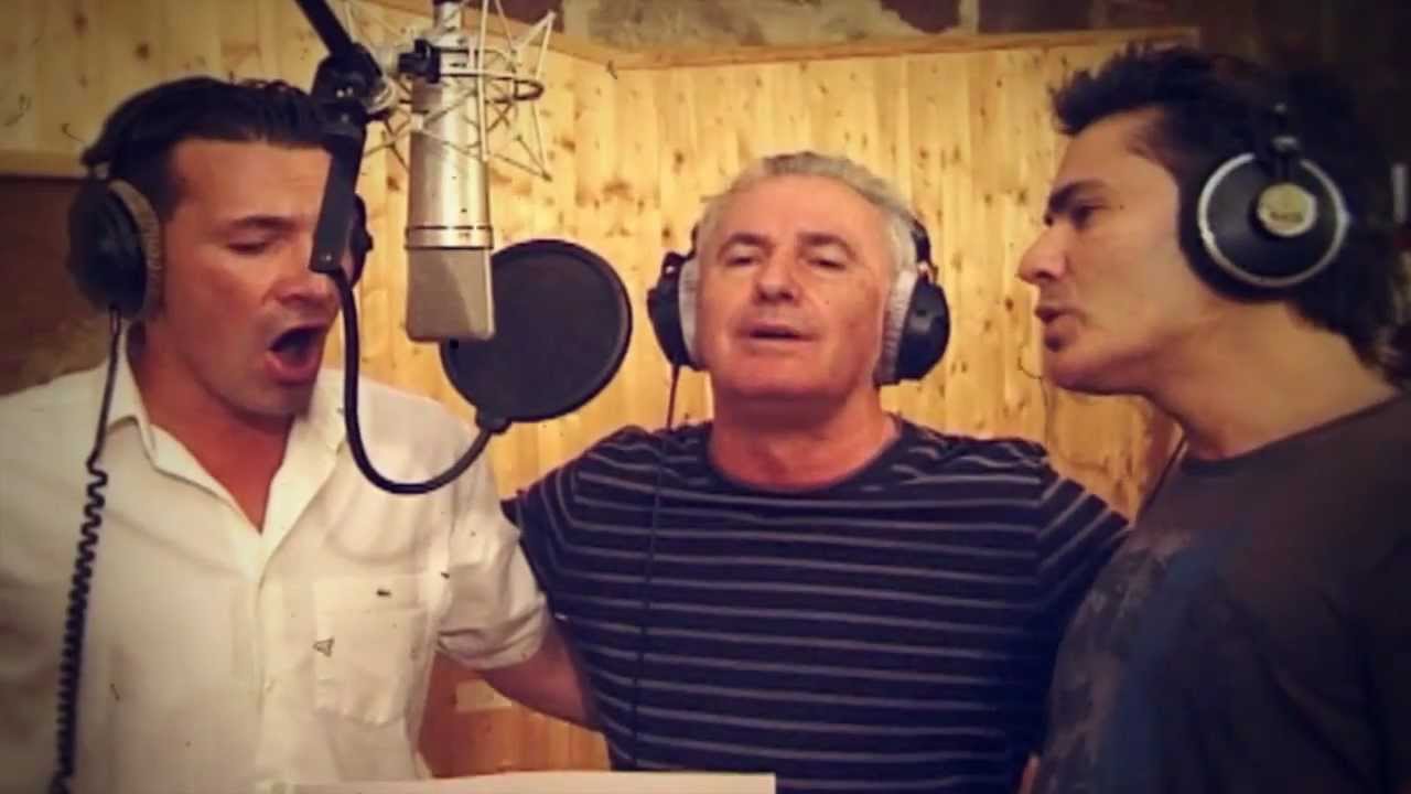 Nando Agüeros y Sergio Agüeros con Víctor Manuel: 