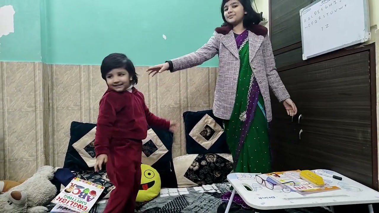 🏡Ghar bna mini school 🏫Aima Naila sisters 👩‍❤️‍👩ki masti.