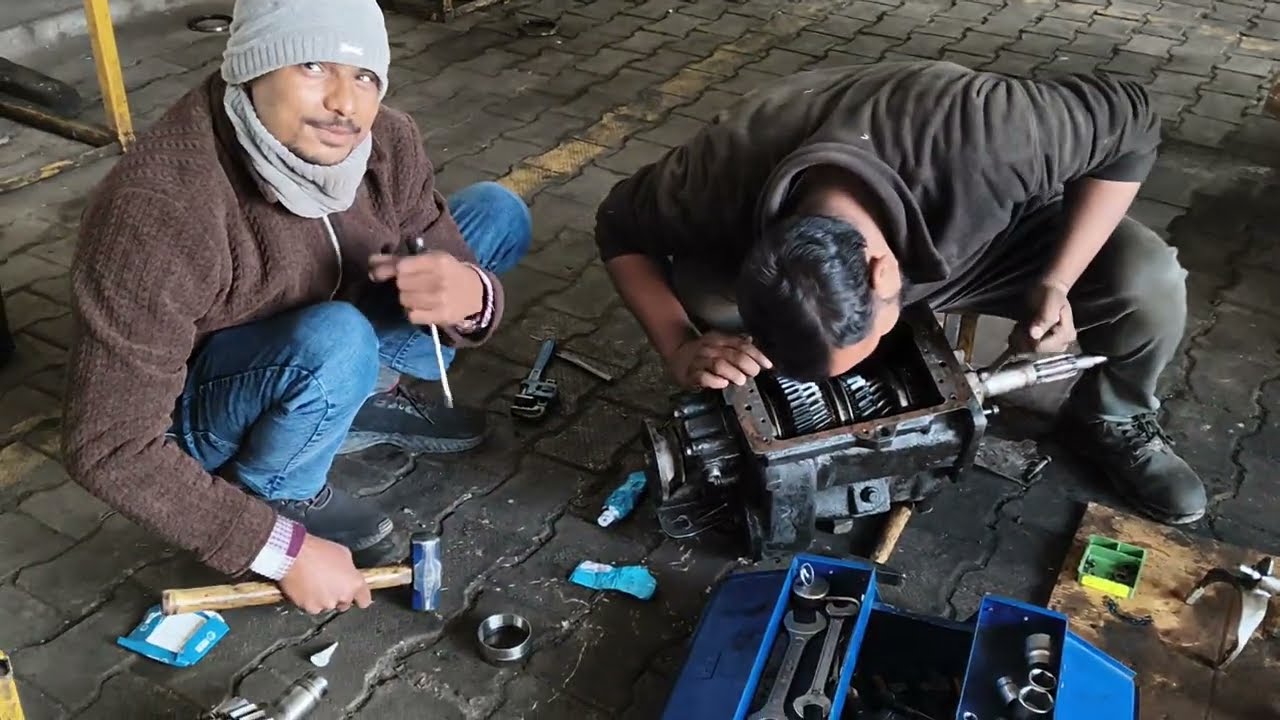 टाटा 40 नंबर गियर बॉक्स में शिफ्टर फोर्क कैसे फिट होता है