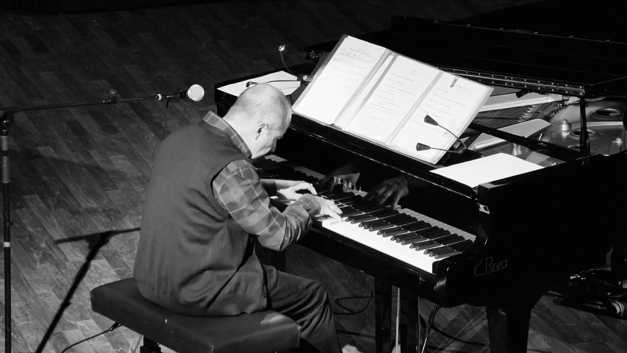 UMBERTO PETRIN plays 