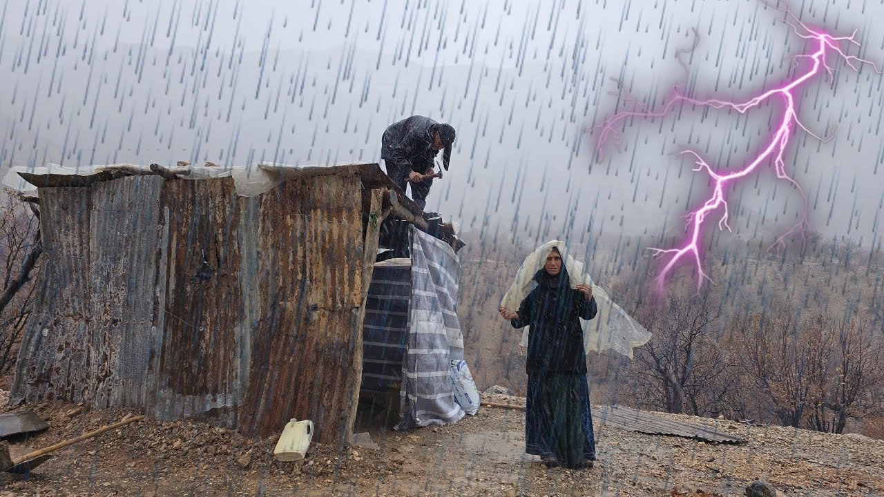 Сильные дожди в горах 🌧️ | Борьба за выживание в холодную зиму | Тяжелая жизнь кочевников